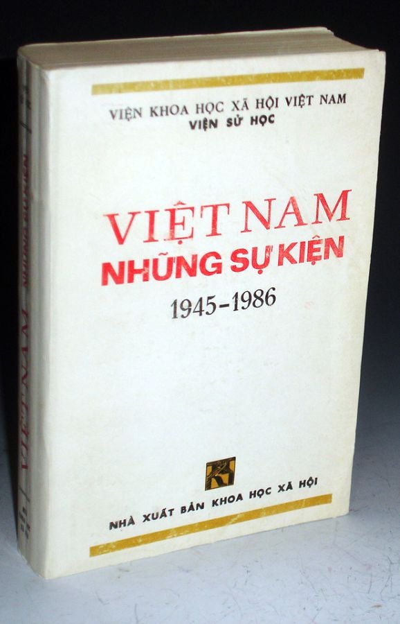 Item #003183 Viet Nam Nhu'ng Su Kien 1945 - 1986. Su Hoc Vien.