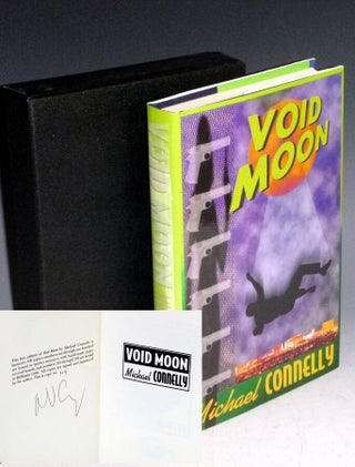 Item #024012 Void Moon (signed). Michael Connelly
