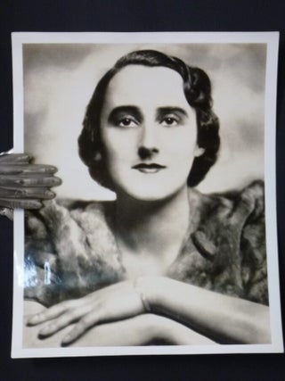 Pearl Besuner, Photographs and Promotional Leaflet