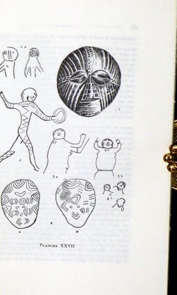 Permanence De La Parure et Du Masque Africains